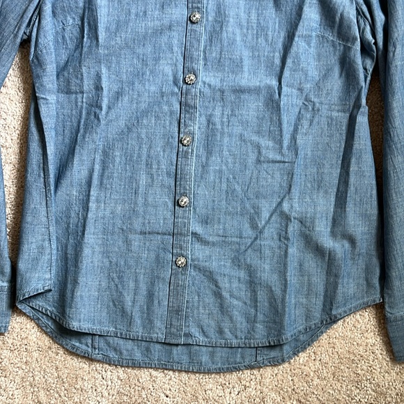 🎉 $50 🎉 NWT J.Crew Factory Chambray shirt with jeweled buttons - Picture 4 of 11